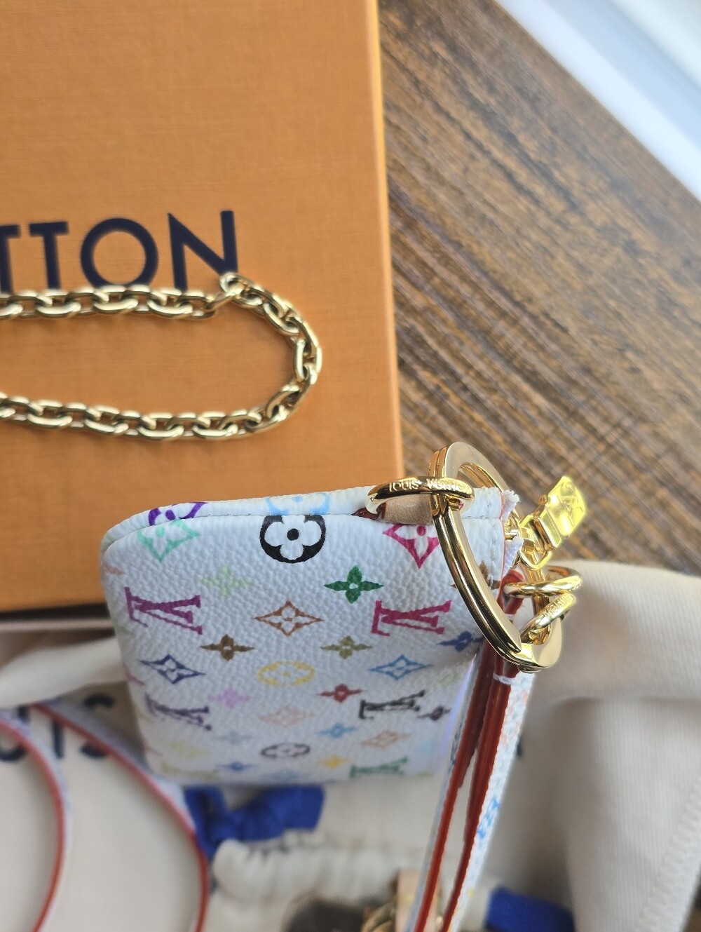 Louis Vuitton x Takashi Murakami Monogram Multicolore Phone Holder and Key Pouch - Picture 6 of 15